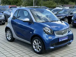 smart forTwo coupe 52kW DCT PANO-SHZ-PDC-TEMPOMAT-1.HAND-4TKM