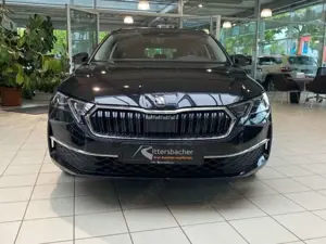 Skoda Octavia Combi 2.0 TDI DSG Selection Navi Kamera Bild 3