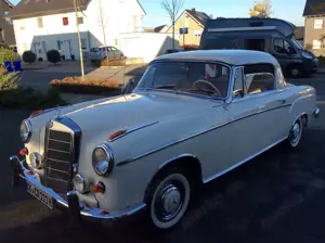 Mercedes-Benz 220 220S