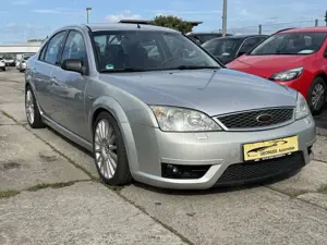 Ford Mondeo Mondeo 3.0 V6 ST 220 Bild 3