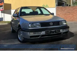 Volkswagen Vento H-Kennz*68Km*TÜV Neu*ALL Neu*Zahnriemen