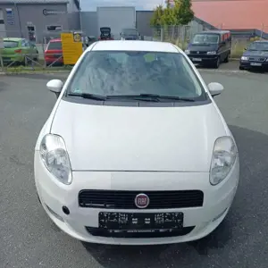 Fiat Grande Punto 1.4 16V Racing,95PS,6Gang,Klima,CD,NSW,EFH Bild 2