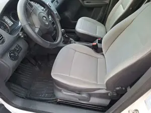 Volkswagen Caddy Kasten/Kombi Kasten Trendline 4Motion Bild 3