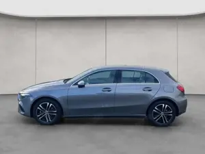 Mercedes-Benz A 180 A-Klasse Bild 2