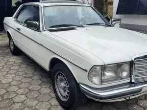 Mercedes-Benz CE 230 123 H-kenzeichen