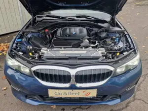 BMW 318 d Touring Advantage Navi LED SiHz PDC AHK DAB Bild 5