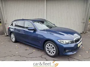 BMW 318 d Touring Advantage Navi LED SiHz PDC AHK DAB Bild 2