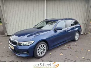 BMW 318 d Touring Advantage Navi LED SiHz PDC AHK DAB Bild 1