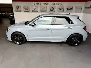 Audi A1 Sportback 30TFSI S-Line *Garantie*ab3,99%* Bild 2