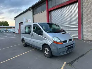 Renault Trafic 1.9dCi Combi L1H1 teilverglast mit TÜV