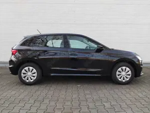 Skoda Fabia 1.0 TSI Essence LED PDC Shz Nsw App Conect Bild 5