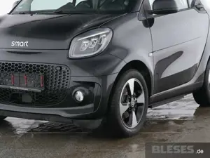 smart forTwo EQ fortwo Exclusive 22kW+Klima+RüKam+WinterPak BC Bild 3