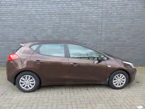 Kia Ceed / cee'd 1.4 CVVT Attract Klima/Bluetooth Bild 2
