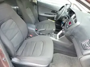 Kia Ceed / cee'd 1.4 CVVT Attract Klima/Bluetooth Bild 3