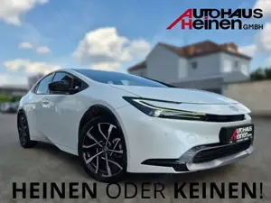 Toyota Prius Plug-in Hybrid Executive Navi LED ACC El. Heckklap