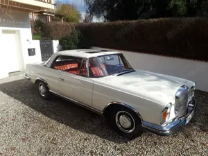 Mercedes-Benz 220 Bild 5