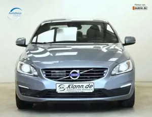 Volvo S60 D4 2.0 190PS Linje Svart Bi-Xenon R-Cam ACC Bild 2