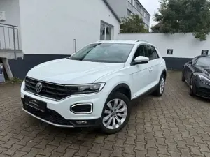 Volkswagen T-Roc Sport*Allrad*AHK*LED*ACC*Light Assist*8-Fach*Navi