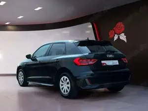 Audi A1 Sportback 35 1.5 TFSI S-tronic S-line Navi RFK LE Bild 4