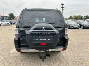 Mitsubishi Pajero 3.2 DI-D Edition 100*7-Sitzer* Bild 5