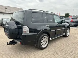 Mitsubishi Pajero 3.2 DI-D Edition 100*7-Sitzer* Bild 4