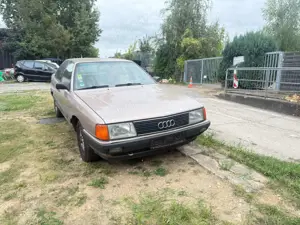 Audi 100