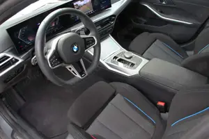 BMW 330 i Touring xDrive M Sport shadow line Bild 5