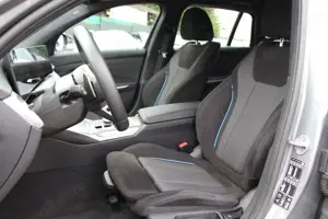 BMW 330 i Touring xDrive M Sport shadow line Bild 4