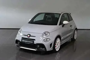 Abarth 695 esseesse AKRAPOVIC-Abgasanlage Sabelt-Sitze