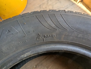 2 Stk. Winterreifen 215 65 R16 ohne Felge Bild 3