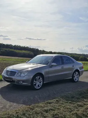 Mercedes-Benz E 320 E 320 CDI 4Matic Automatik Avantgarde DPF