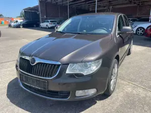 Skoda Superb Elegance 4X4/NAVI/LEDER/S-DACH/AUTOMATIK