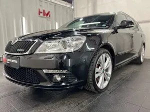 Skoda Octavia Combi 2.0 TFSI RS/Xenon/AHK/Tempo/SHZ