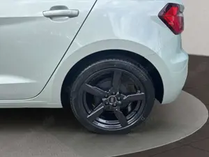 Audi A1 Sportback Advanced 25TFSI S-Tr. Sportfahrwerk Bild 3