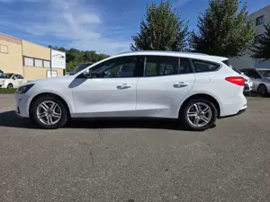 Ford Focus Turnier 1.5 DTCI Cool  Connect*1.Hand* Bild 4