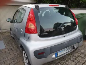 Peugeot 107 PNCFAC - Millesim 200 Bild 2