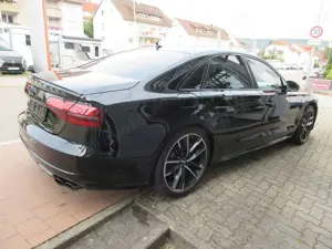 Audi S8 4.0 TFSI plus tiptronic quattro/Sportauspuffa Bild 2