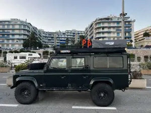 Land Rover Defender 110 300 TDI Bild 2