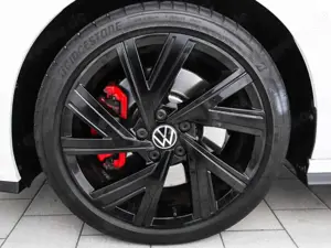 Volkswagen Golf GTI Black Style Navi IQ.Light Kamera Bild 3