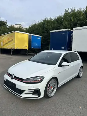 Volkswagen Golf GTI 7.5 GTI Performance