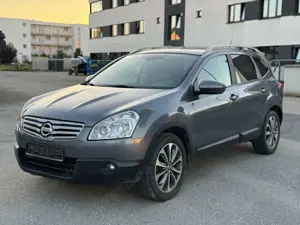 Nissan Qashqai+2 2.0 Tekna 4x4 7Sitze Pano Kamera Leder Bild 1