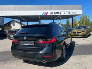 BMW 320 iA TOURING "SPORT LINE"/LC"PR"/AHK/CAM/HUD Bild 4