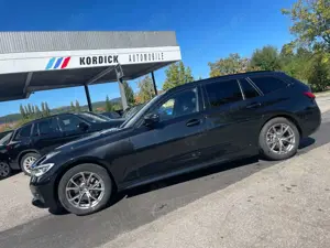BMW 320 iA TOURING "SPORT LINE"/LC"PR"/AHK/CAM/HUD Bild 2