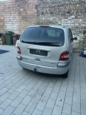 Renault Scenic 1.6 Benziner