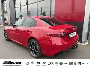 Alfa Romeo Giulia Veloce 2.0 Turbo AT8 Q4 AHK ASSISTENZ BI-XENON NAV Bild 2