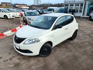 Lancia Ypsilon 1.0 Hybrid  "SILVER" (Premium) Tagesz. Bild 2
