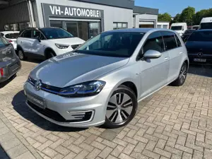 Volkswagen Golf -e*bhzb.Frontscheibe*NAVI*PDC vohi*Sitzheizung