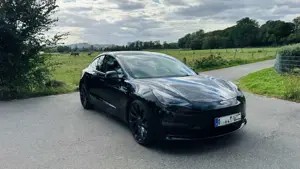 Tesla Model 3 Model 3 Performance / BATTERIE NEU / 8-Fachbereift