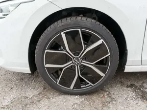 Volkswagen Golf "EDITION 50" 1.5 eTSI DSG *360°-Kamera* Bild 5