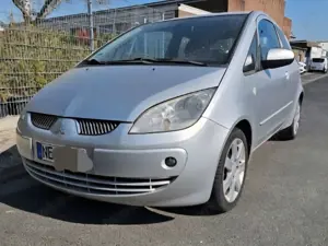 Mitsubishi Colt Reserviert  !!!!!  1.3 Motion - NO Emails-